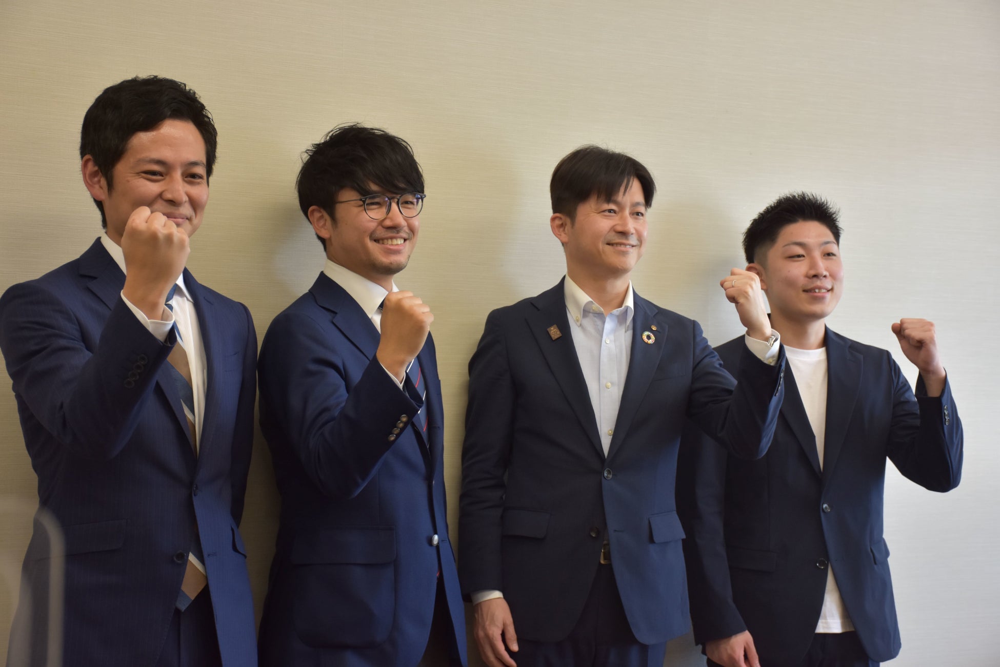 2022年5月23日市長表敬にて(左から、株式会社Canvas 代表取締役 藤井 寛幸、元廣 惇、松江市長 上定 昭仁、株式会社Mond 代表取締役 板垣 翔大(敬称略))