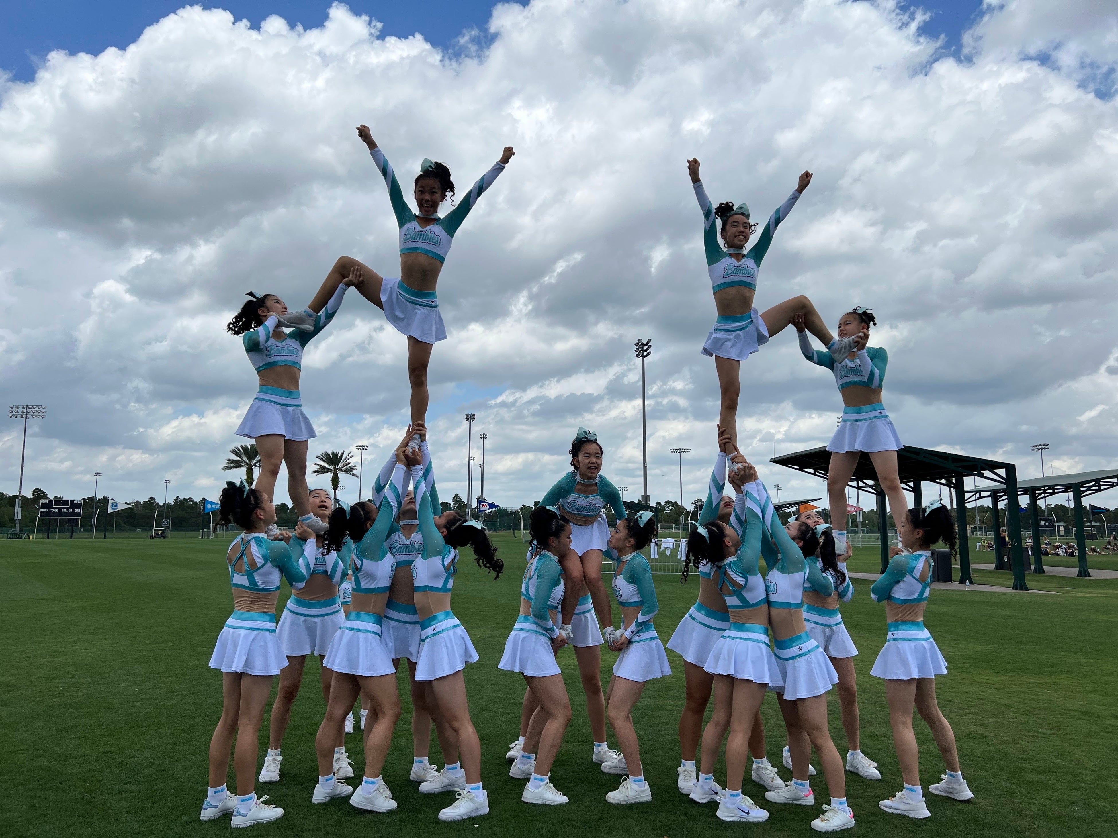 屋外練習の様子©Kawasaki Kids Cheerleadingclub BAMBIES All rights reserved