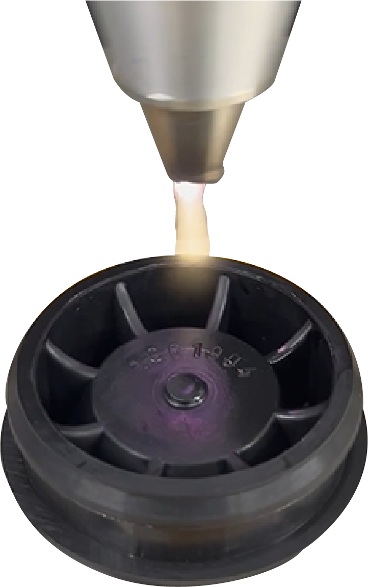 樹脂カバーへのプラズマ照射の様子