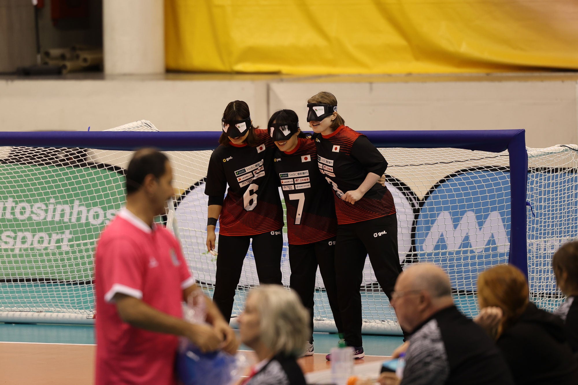 ブラジル戦の先発メンバー。左から萩原紀佳選手（背番号：6）、高橋利恵子選手（背番号：7）、欠端瑛子選手（背番号：3）