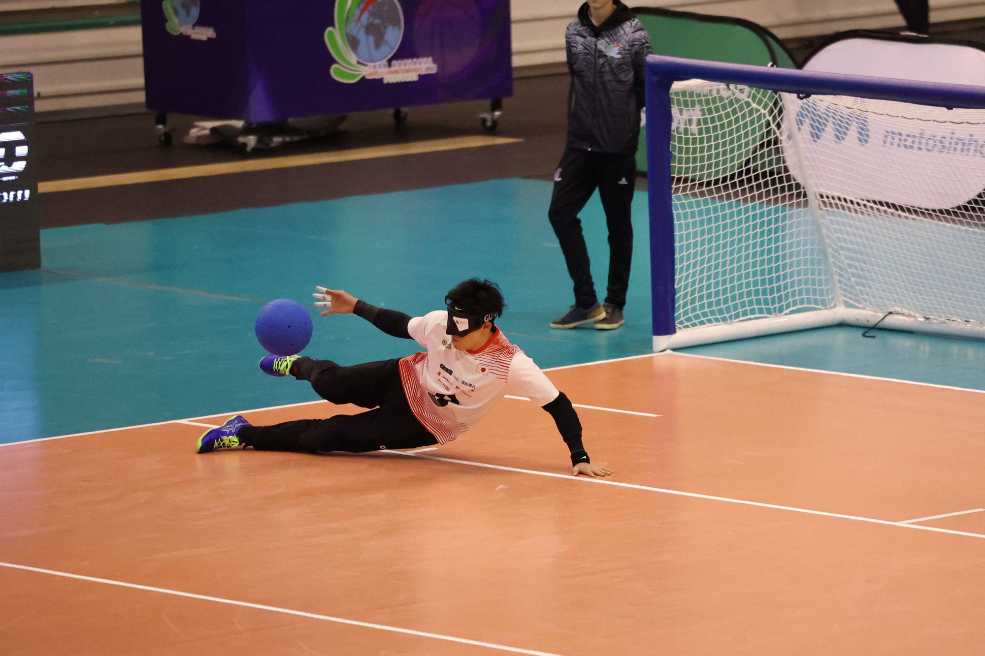 プレイヤー・オブ・ザ・マッチに選ばれたペナルティスローを阻止する宮食行次選手