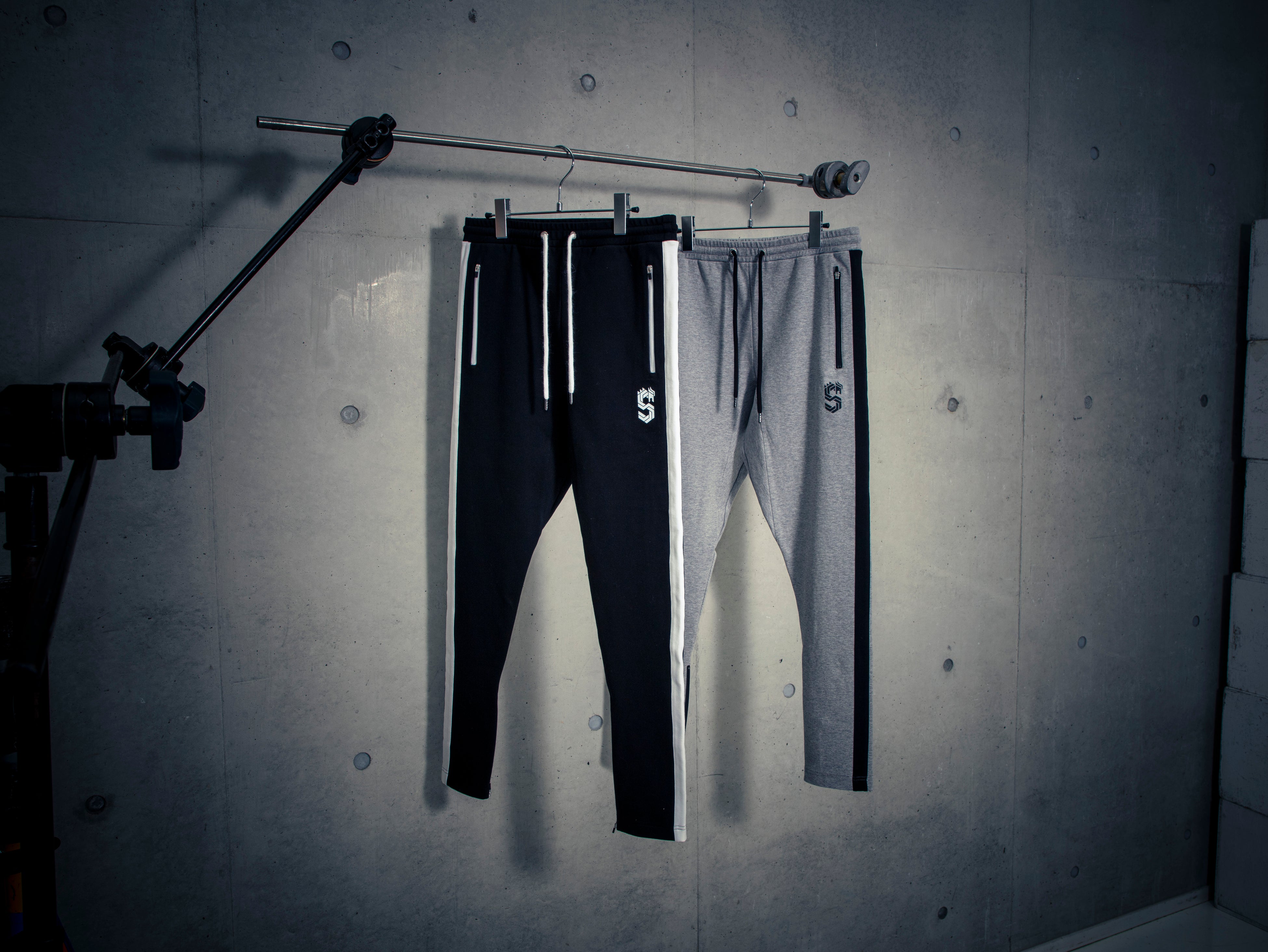 DRAGON REFLECTOR LOGO FIT PANTS