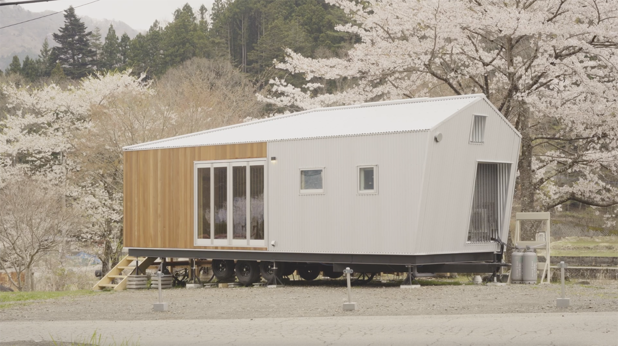 新たなワーケーションスタイルを実現するトレーラーハウスを発売