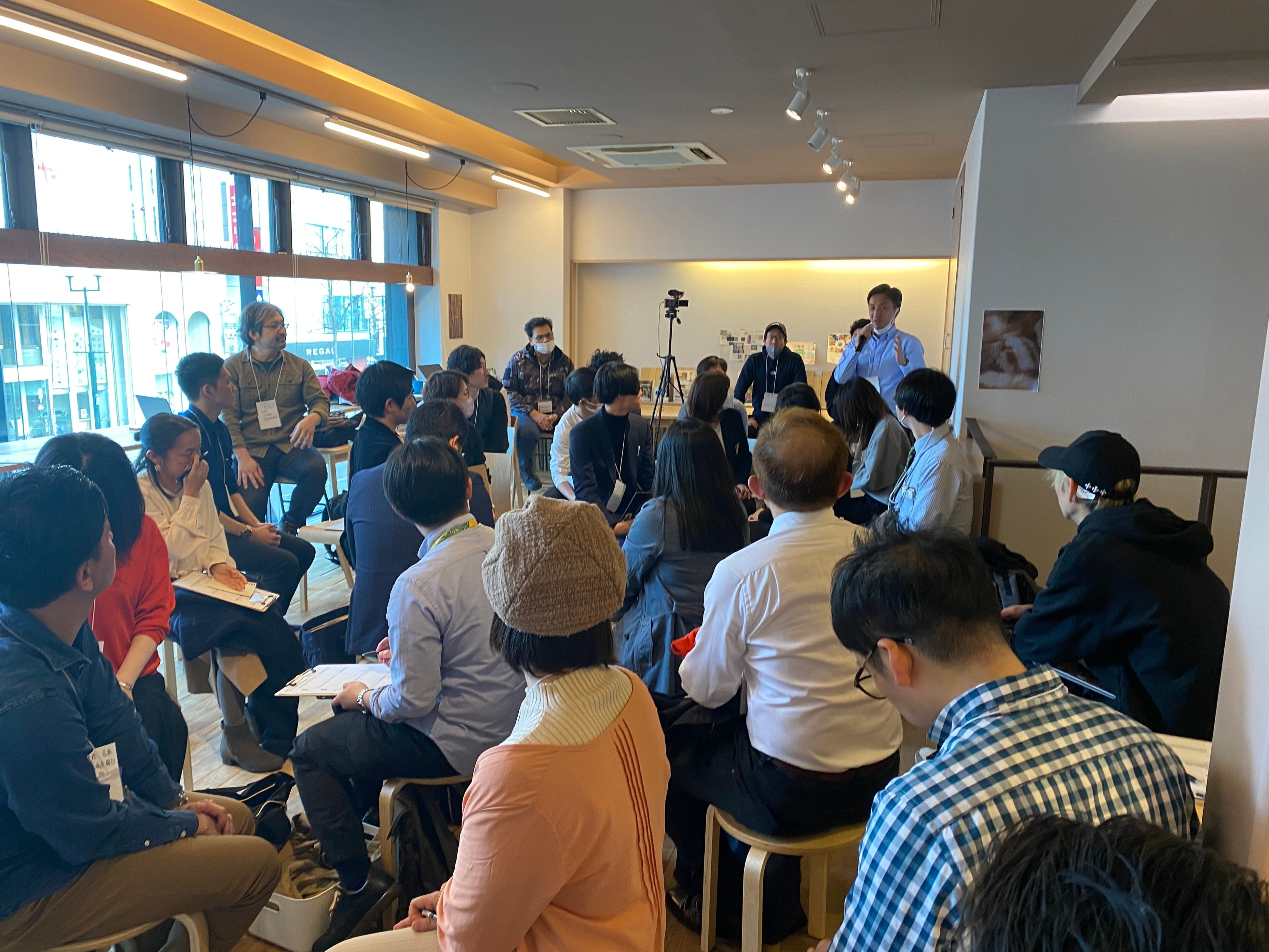 熱気に包まれる勉強会会場。