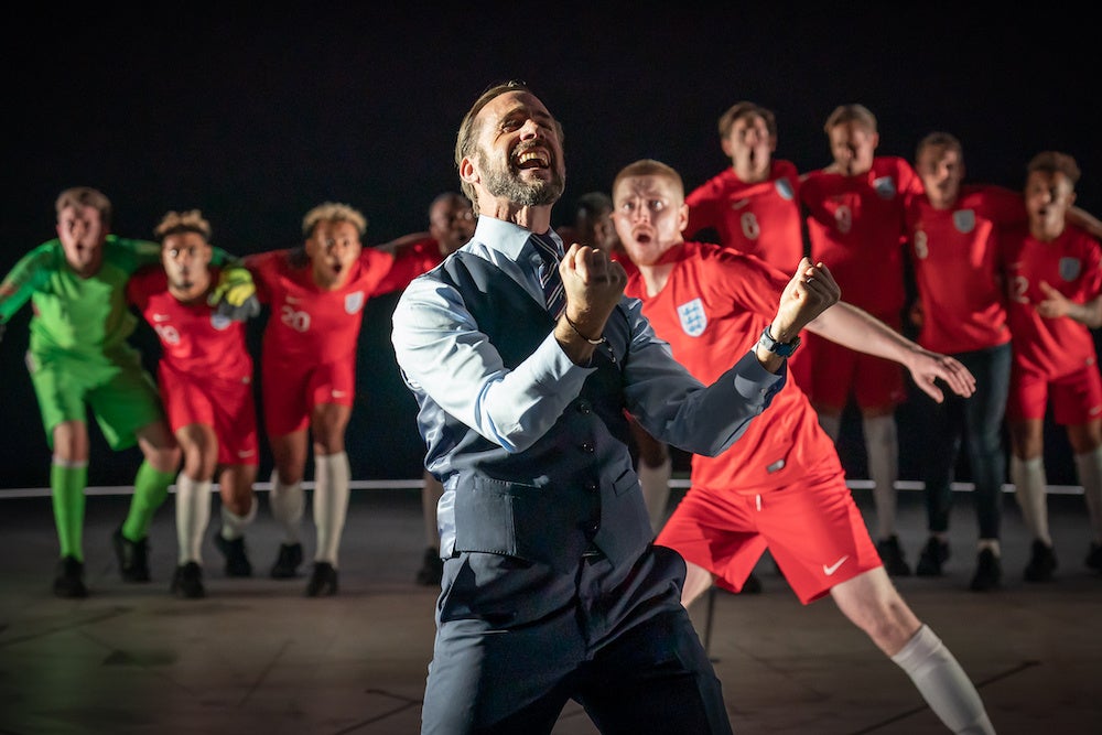 NTLive『ディア・イングランド』 ©️ Marc Brenner