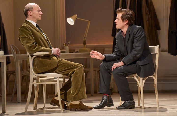 名匠サム・メンデス演出の注目作品『ザ・モーティヴ&ザ・キュー』劇場予告編完成! 名匠サム・メンデス演出の注目作品『ザ・モーティヴ&ザ・キュー』劇場予告編完成!