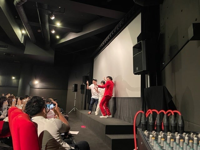 シネマンション登壇_横から
