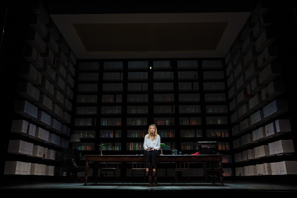 2022 NTLive「プライマ・フェイシィ」 ©️ Helen Murray