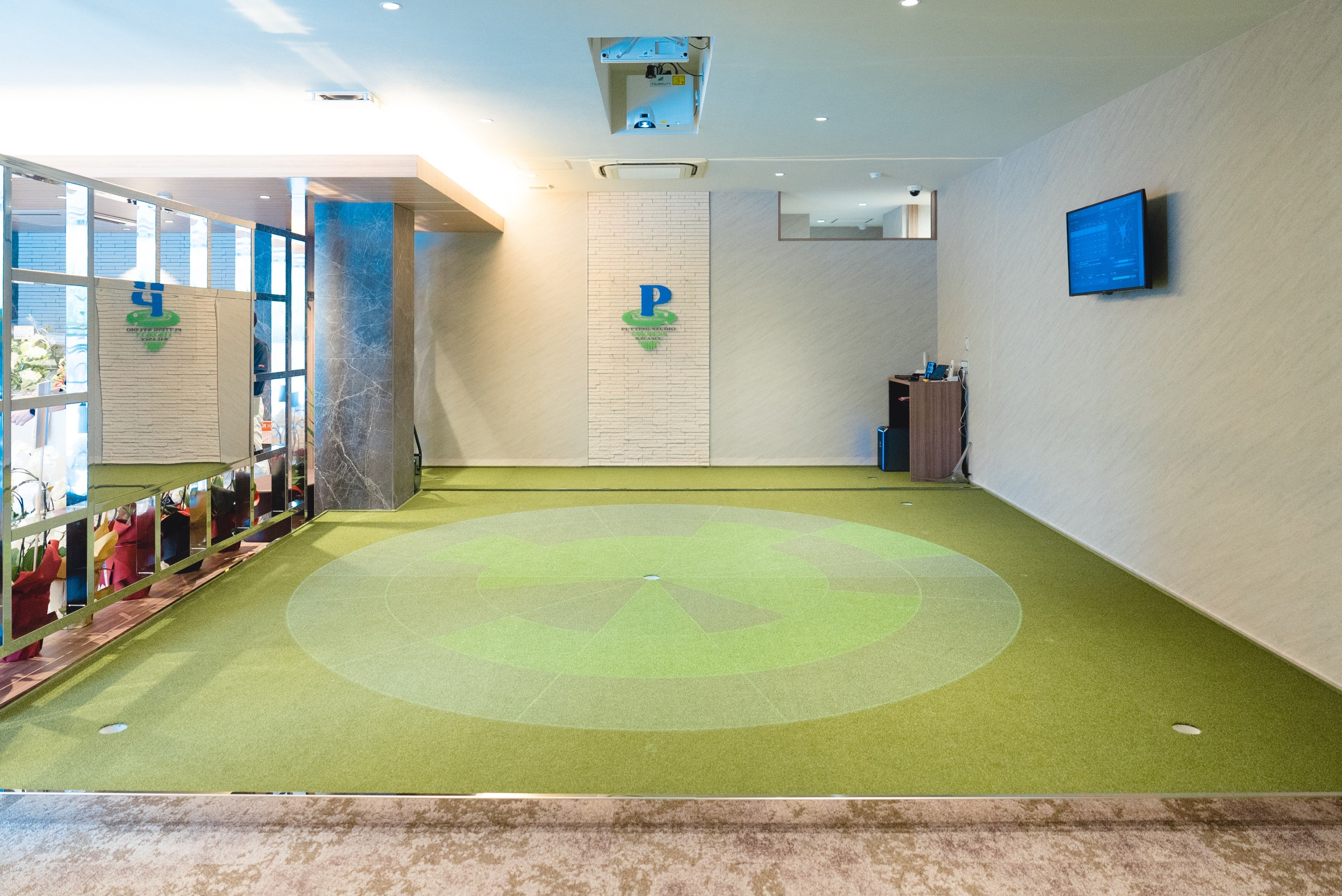 PUTTING STUDIO ©SAWARISE