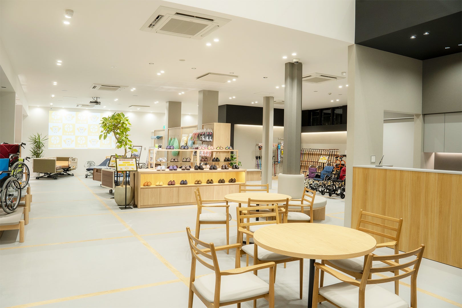 介福本舗内装©SAWARISE