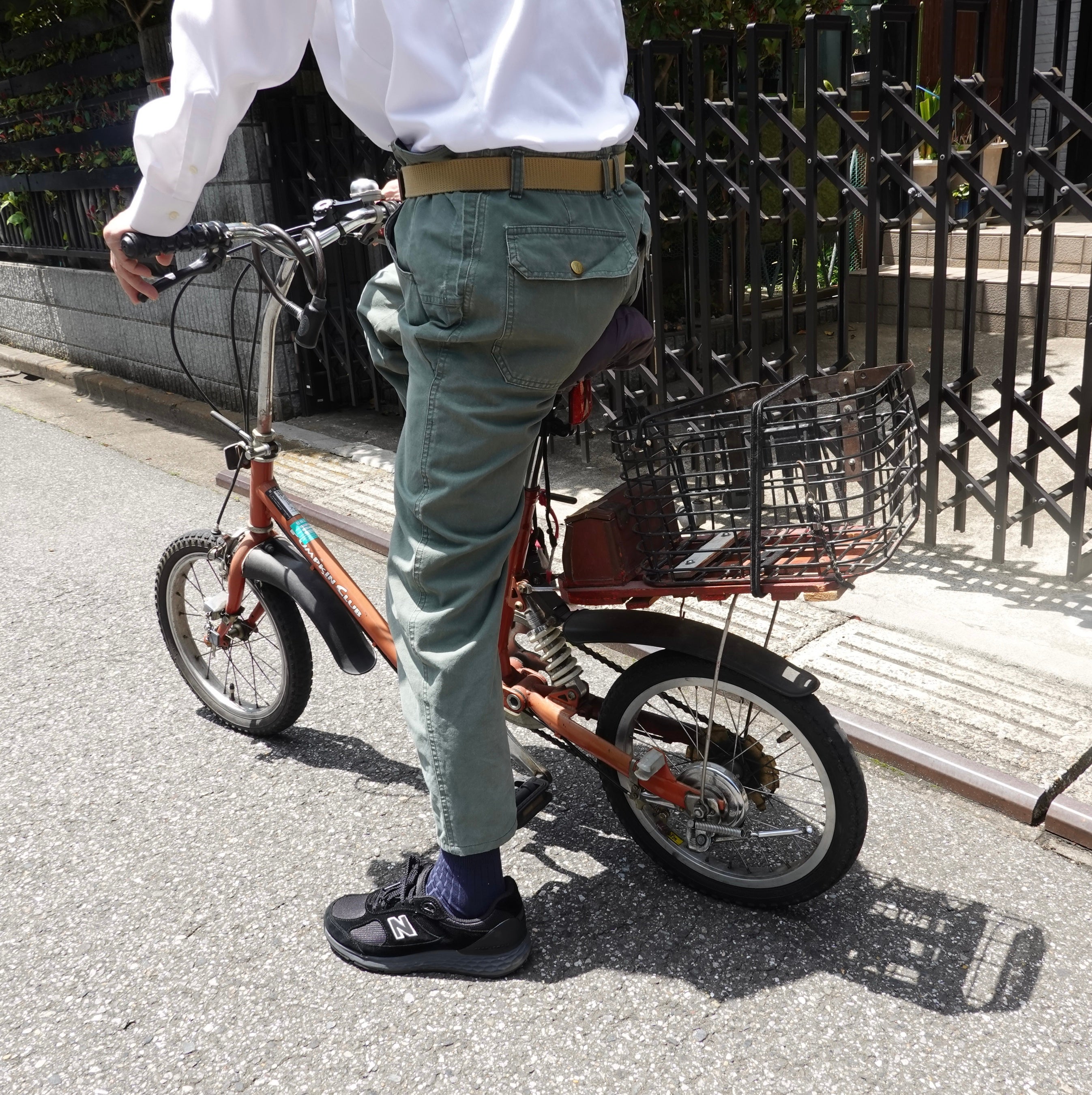 「履くとお尻の痛みが減るので、また自転車に乗れるようになりました」(商品モニター 60代男性)