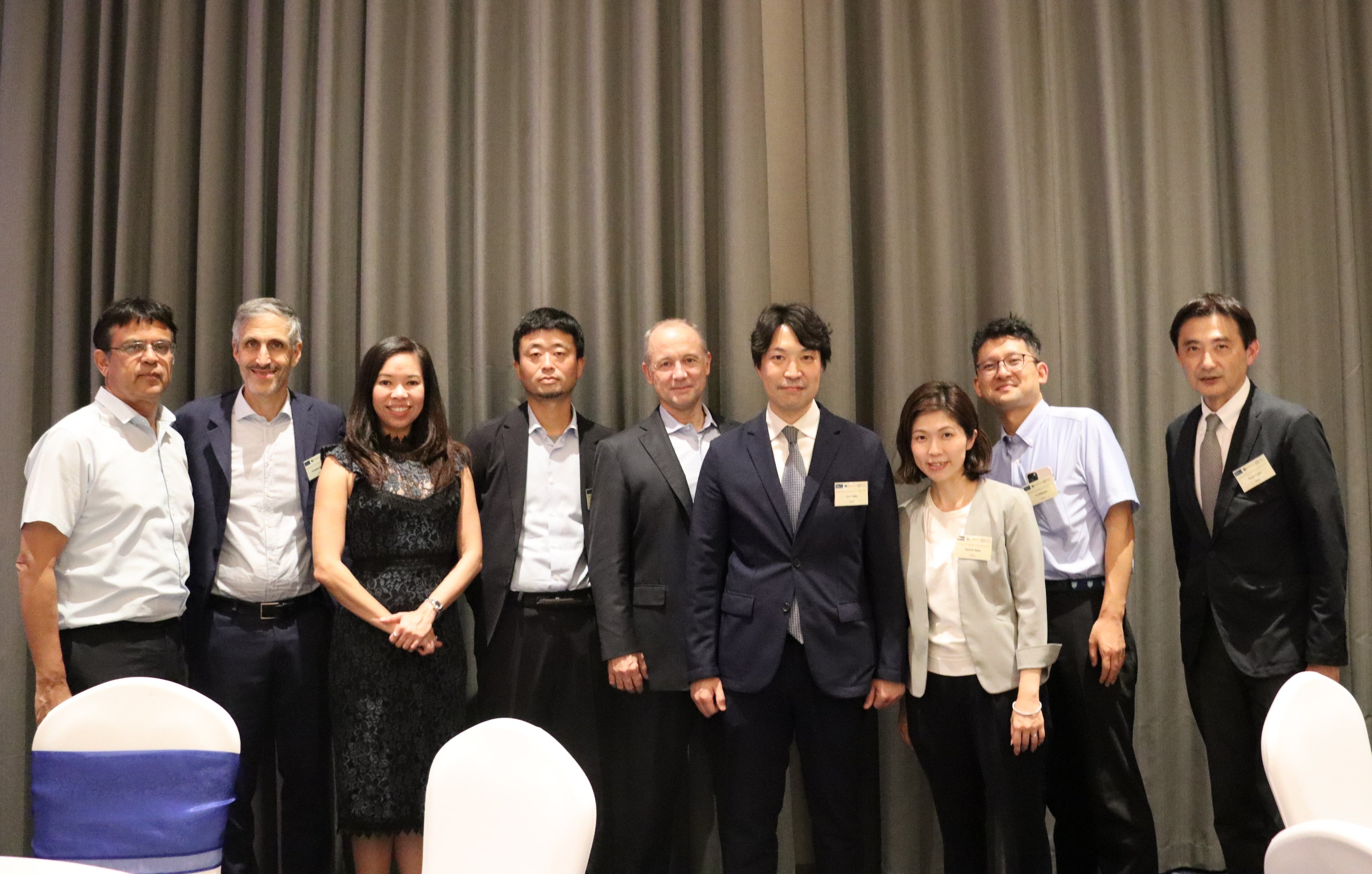 ■経済協力開発機構(OECD)、アジア開発銀行研究所（ADBI）、 国際労働機関(ILO)、厚生労働省、国立社会保障・人口問題 研究所参加者らと弊社代表取締役社長 加藤 順