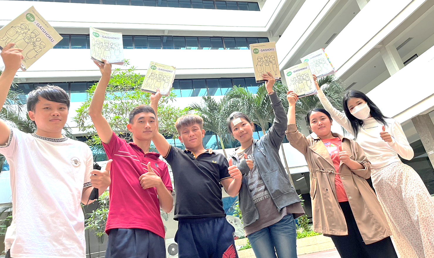 ■12月21日タイにて国外受験を実施したONODERA USER RUNラオスアカデミー・ビエンチャンセンター１期生の6名