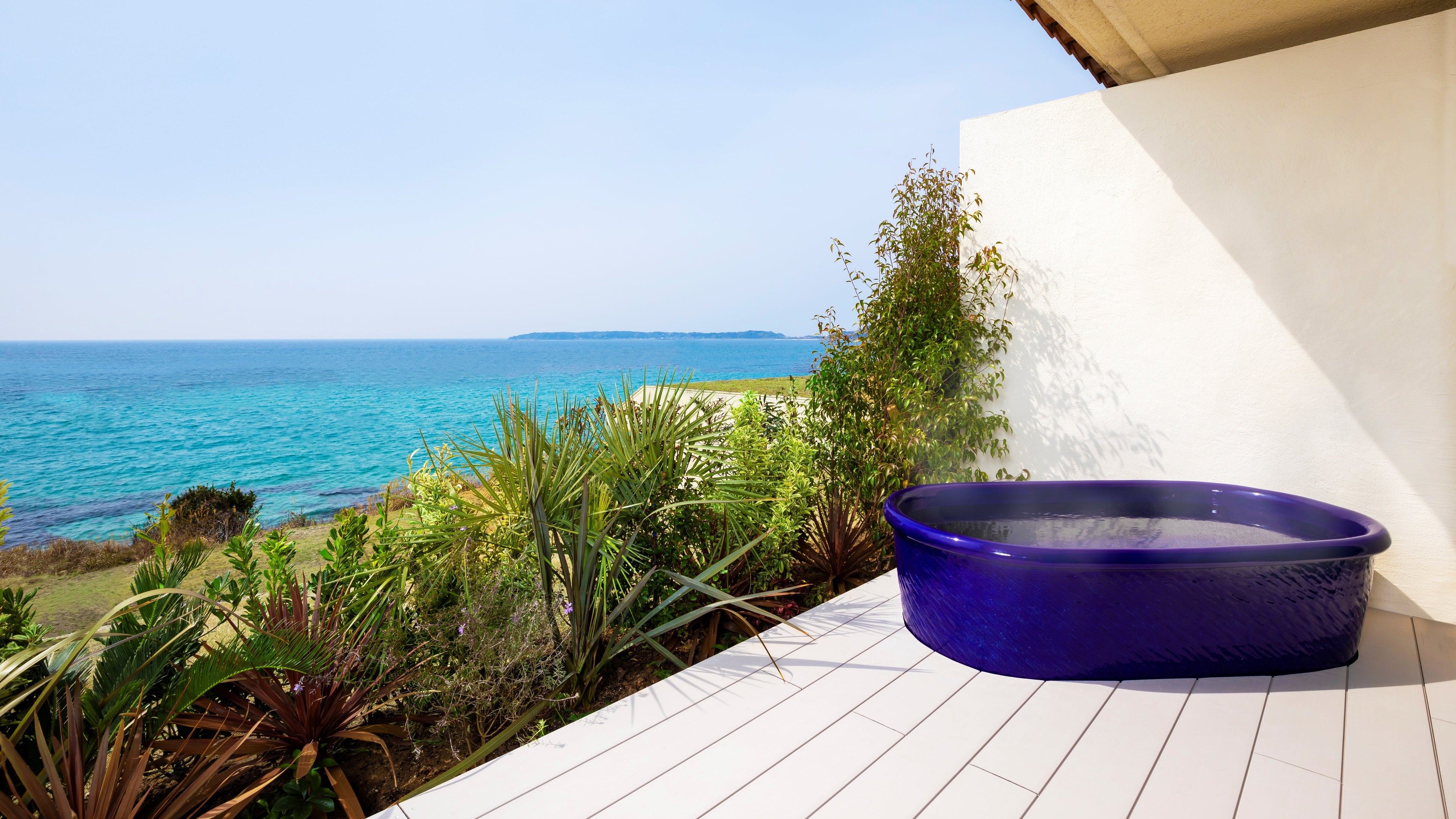 露天風呂付プレミアムデラックス・露天風呂付プレミアムルーム　～空と海をひとり占めできる露天風呂～