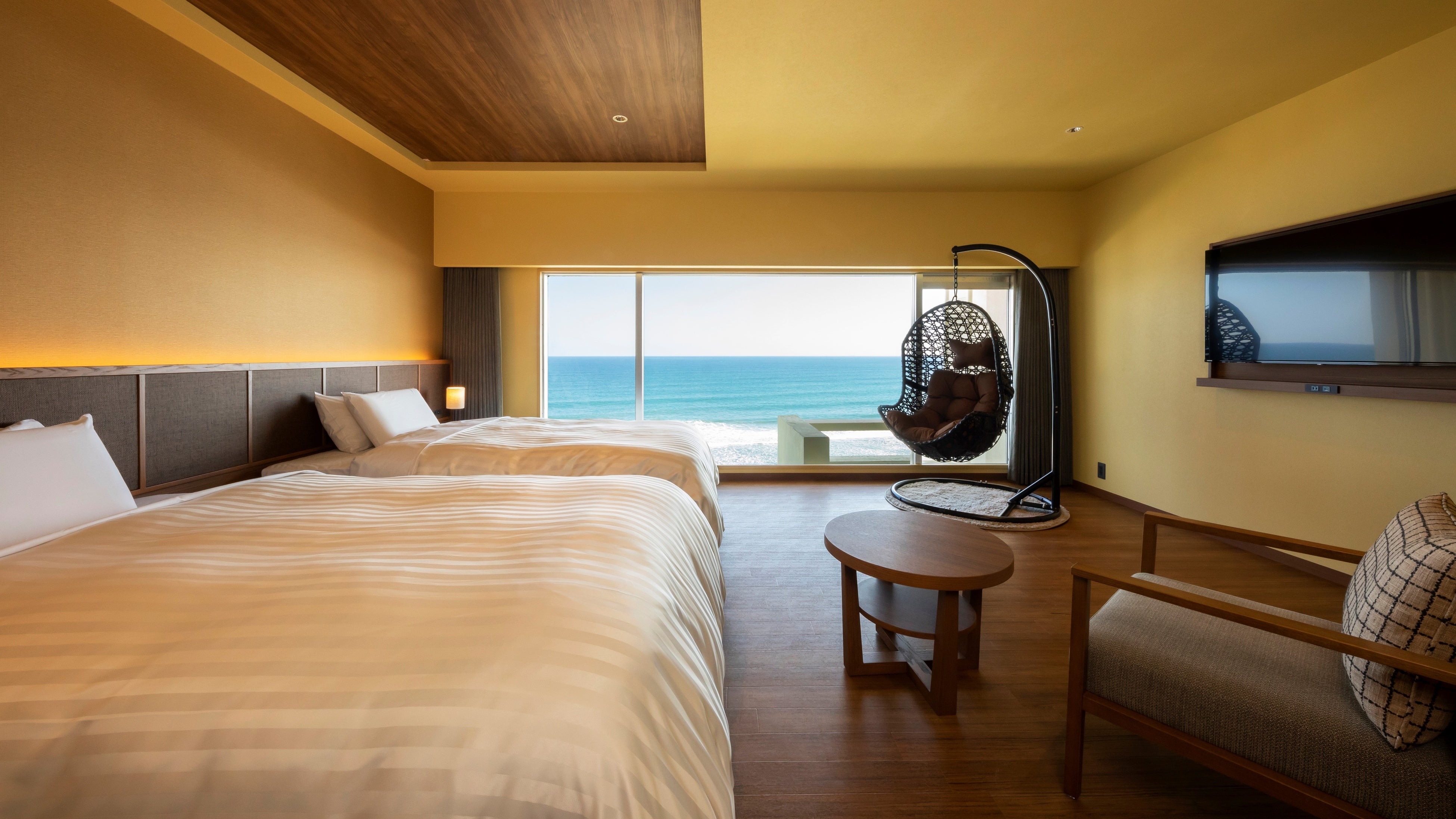 ビューバスプレミアム　～客室から窓一面の海を望む～