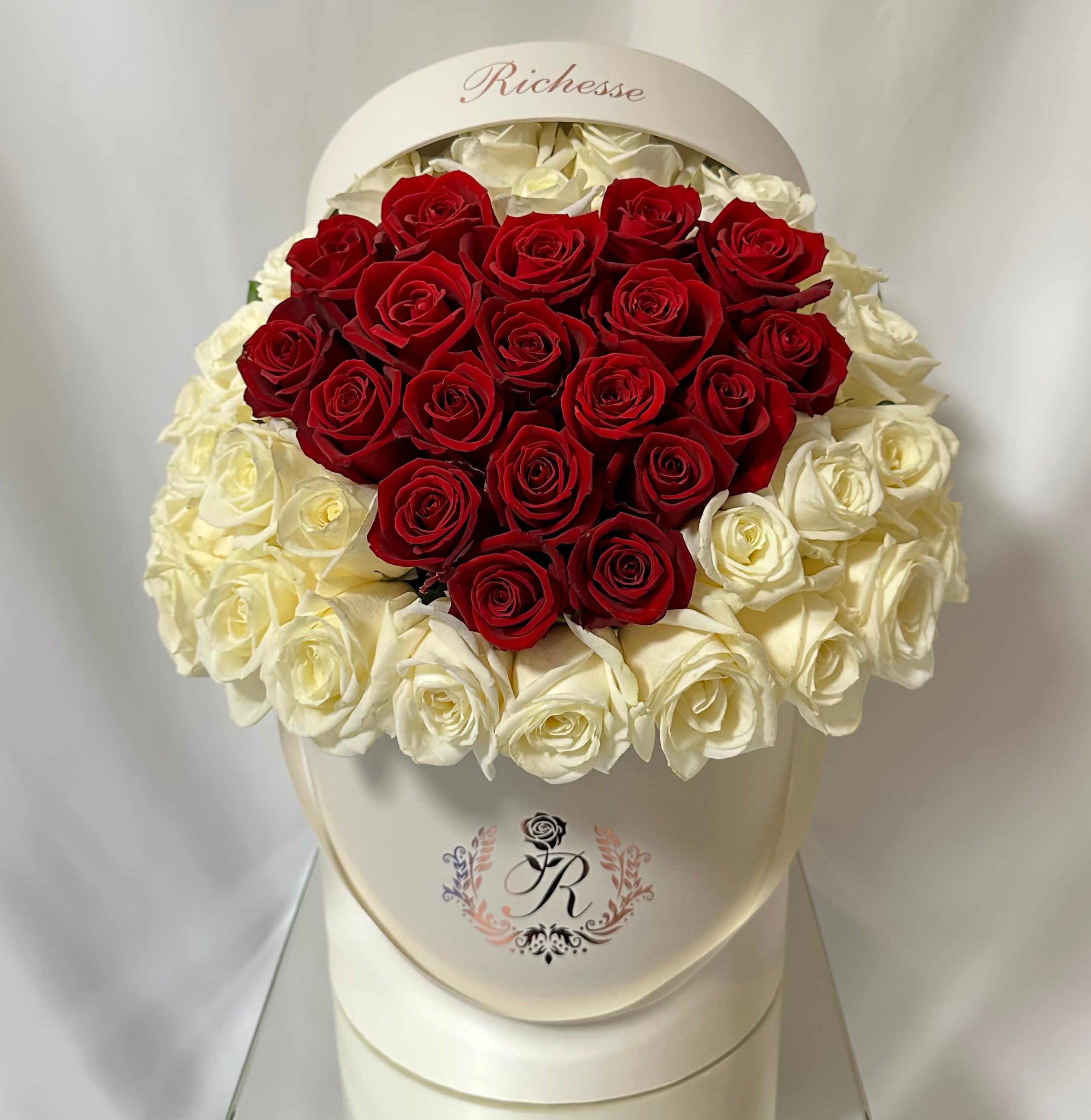 ハートのアレンジメントLサイズ（WHITE BOX）