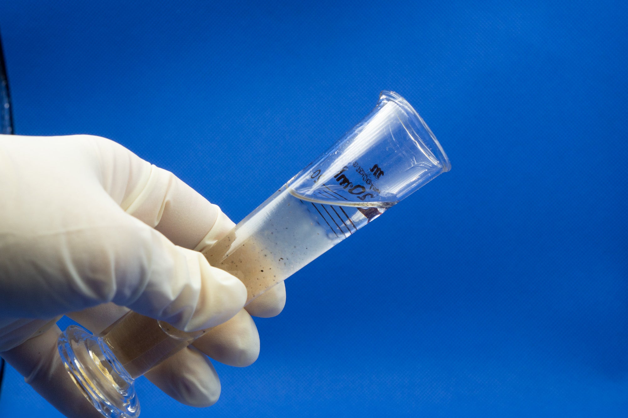 他社の生分解性SAPは水が残る