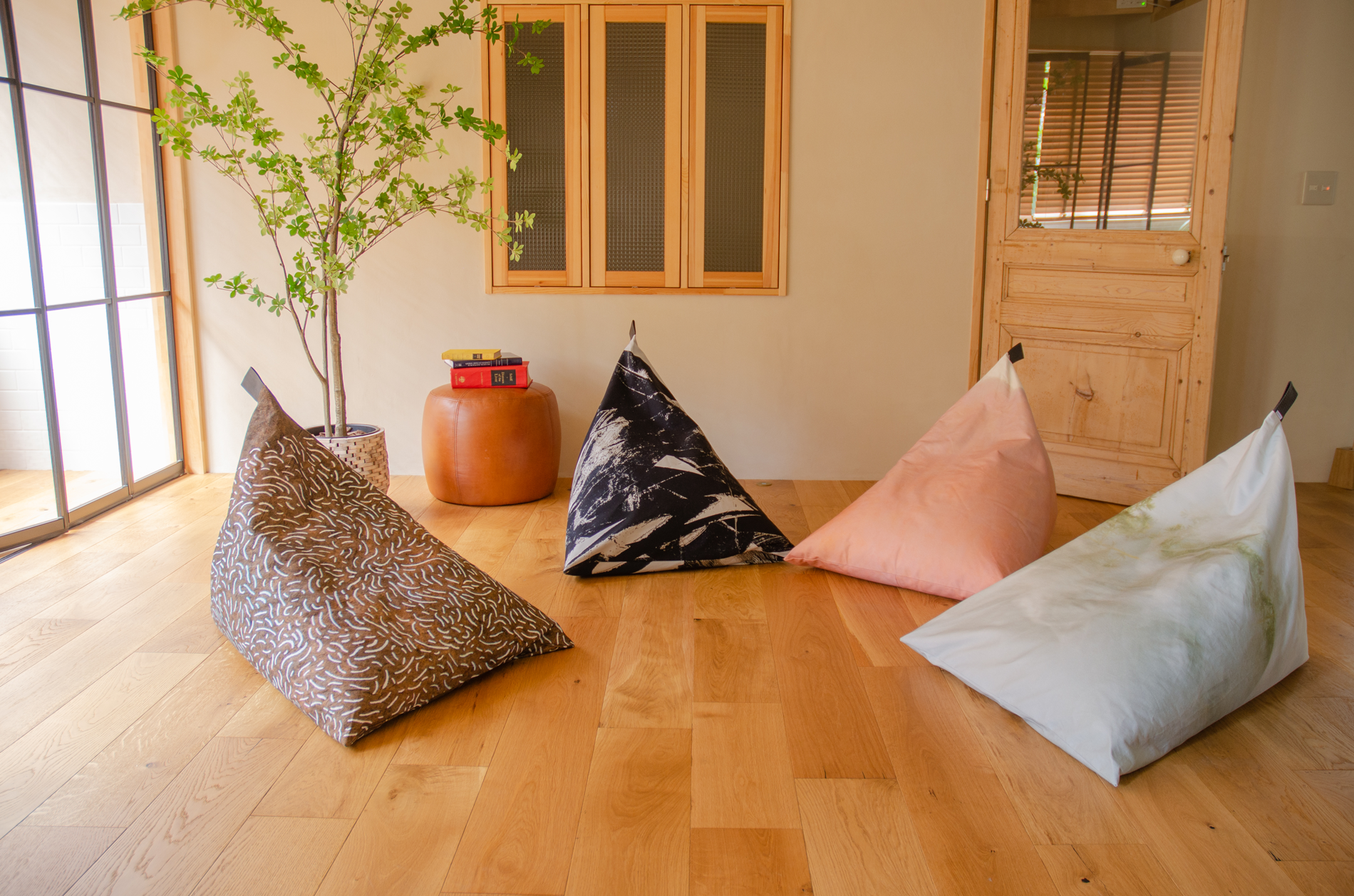 ストロベリーモチーフビーズクッション