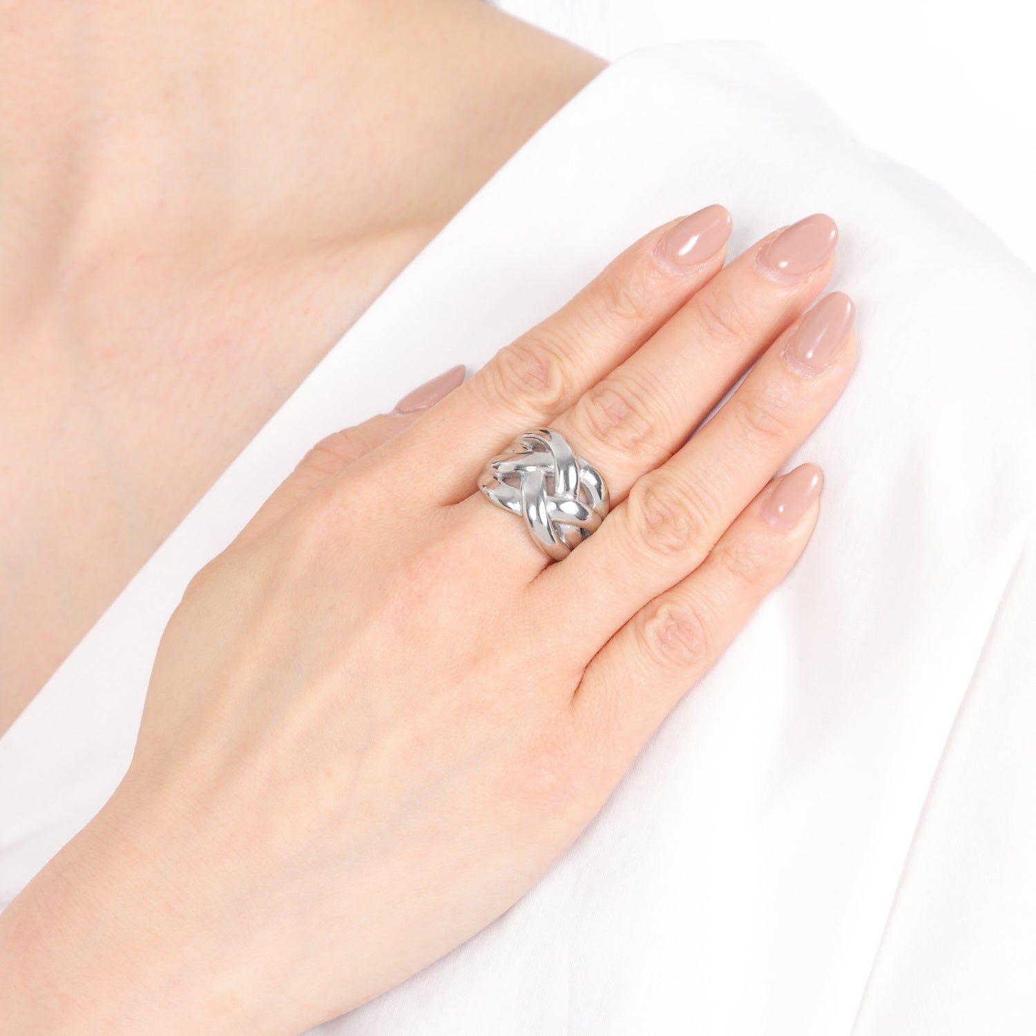 お肌に優しいサージカルステンレス製あみこみリングアップ