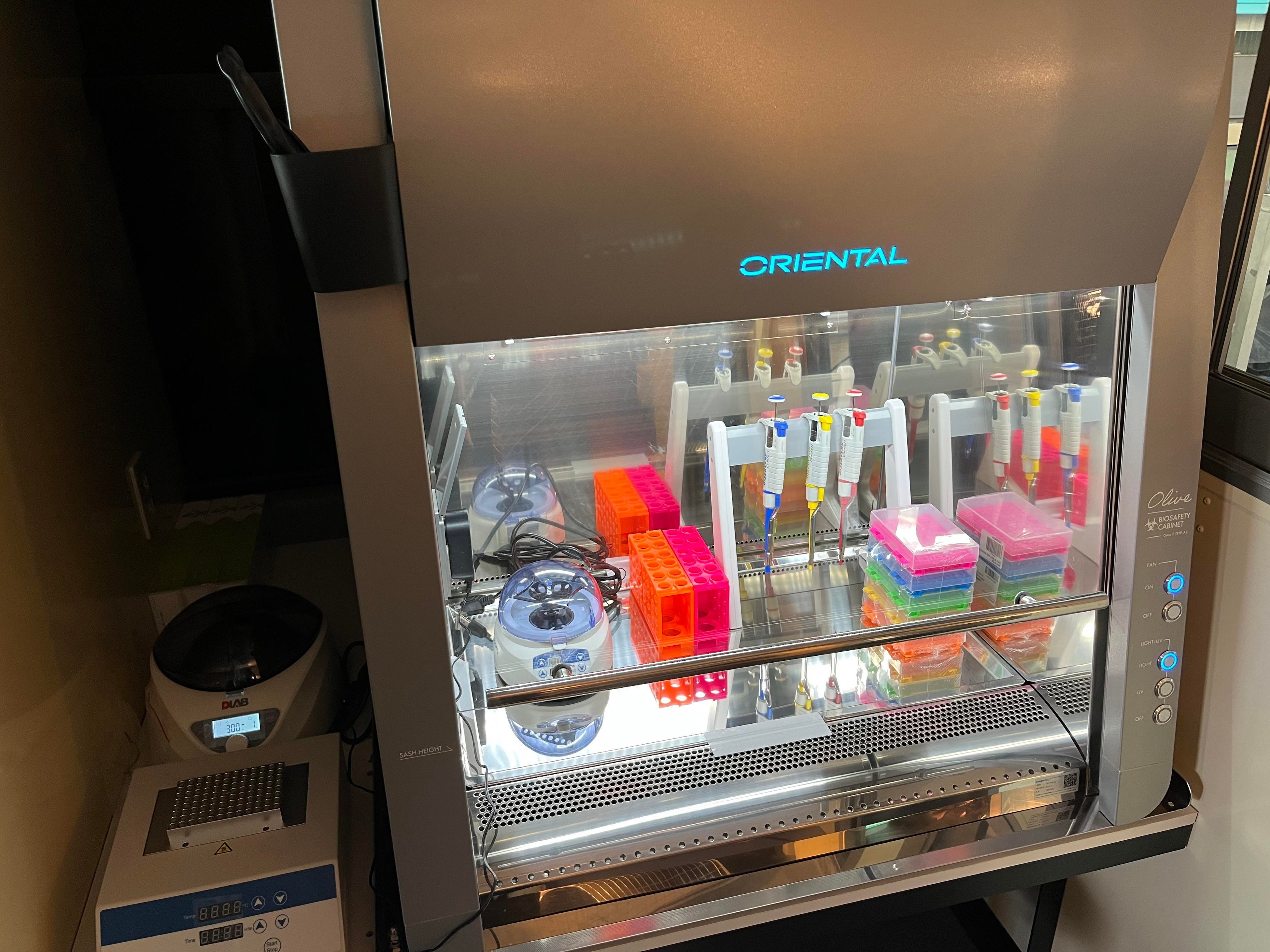 スター交通移動PCR衛生検査所　内観