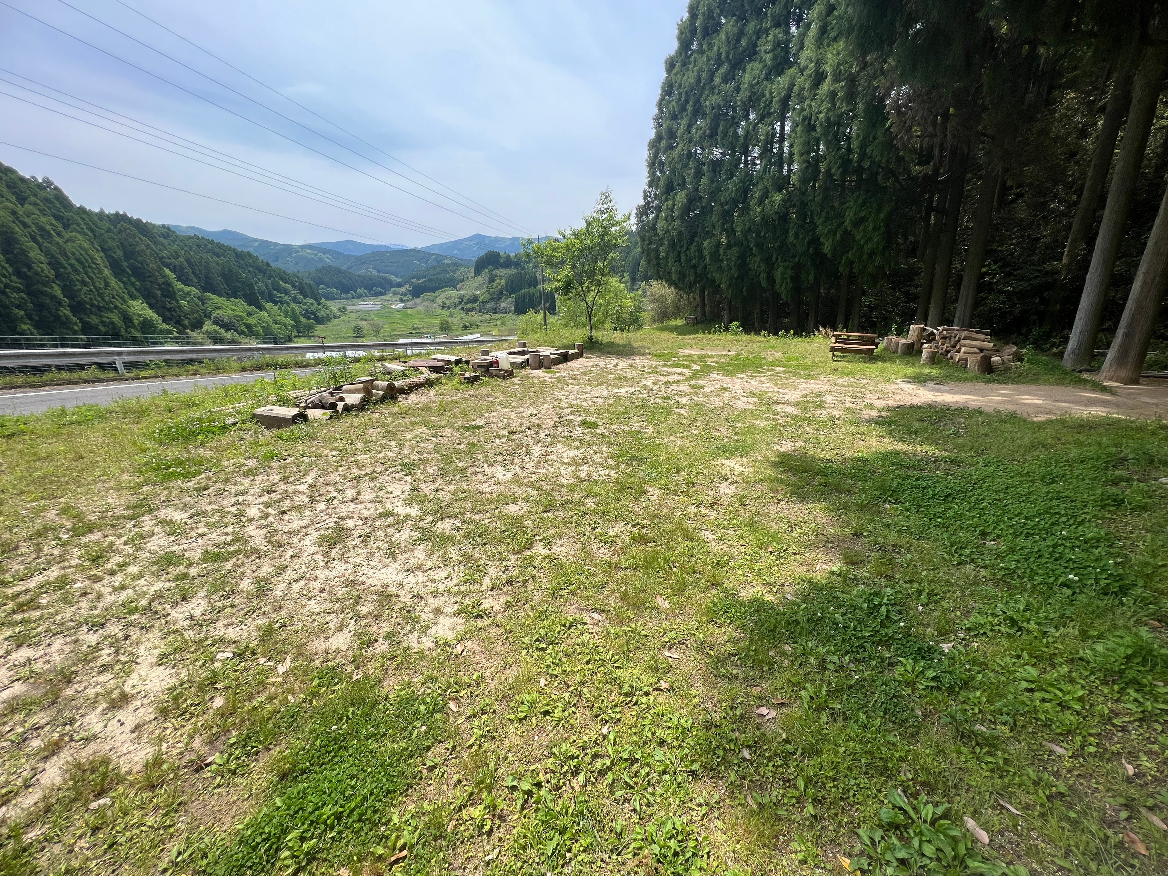 むおんきゃんぷ。サイトC車の乗り入れ可能なオートキャンプサイト