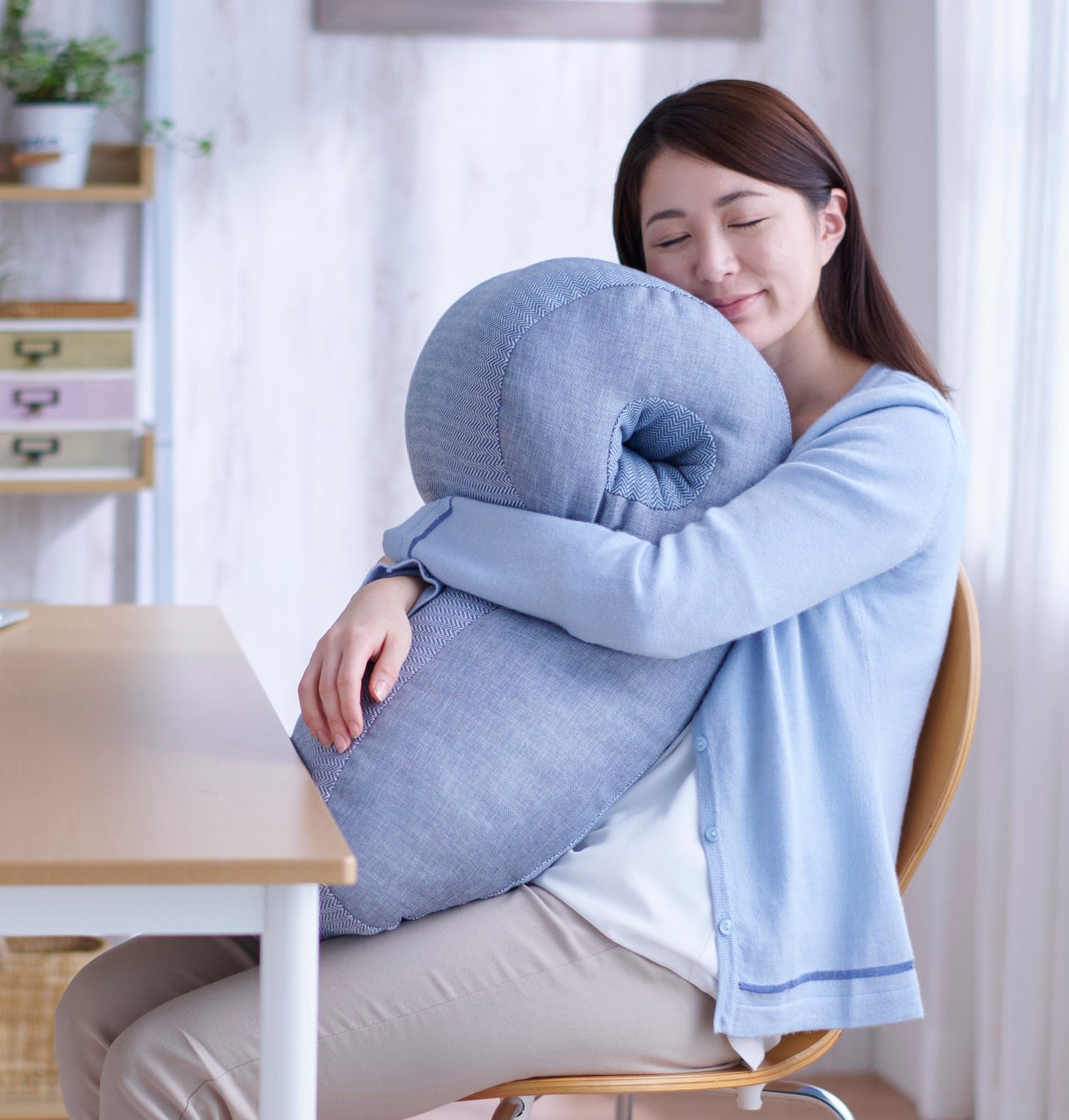 konemuri+ パワーナップピロー Hug