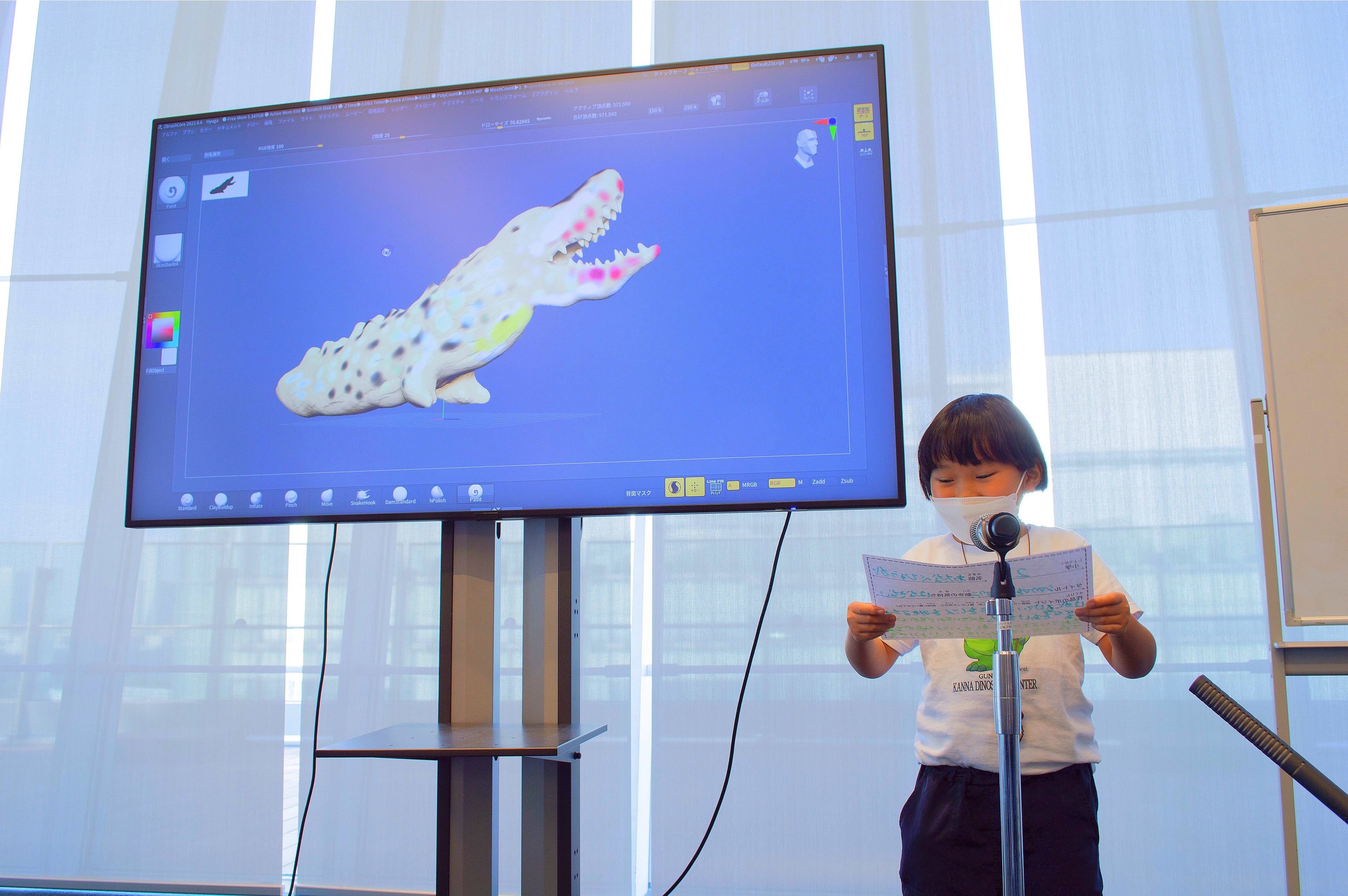 「獲物を狩るワニ」