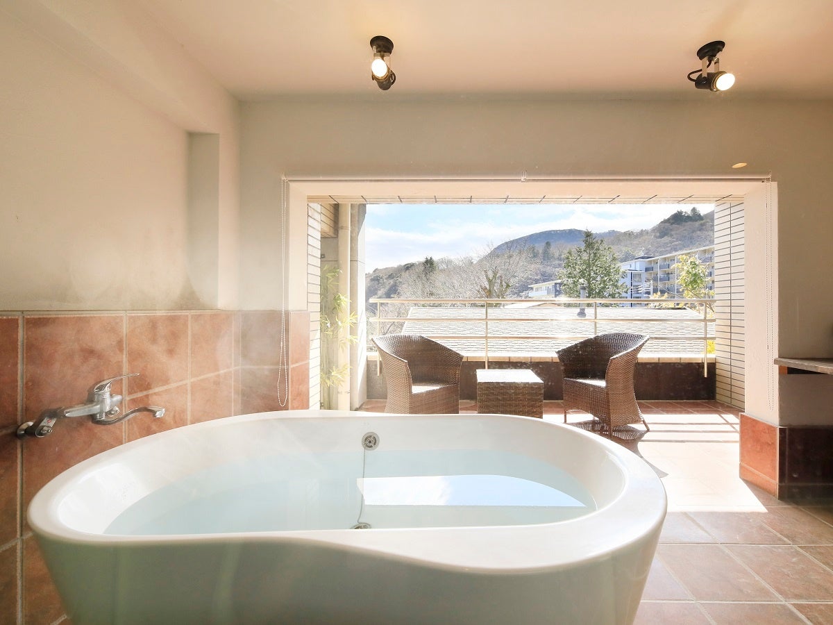 露天風呂付客室でのんびり