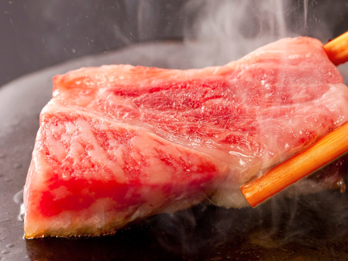 特選と基本会席で味わえる石焼ステーキ　※イメージ