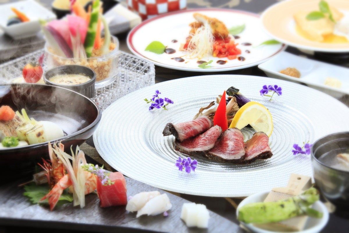 和洋折衷の会席（熱海TENSUI）