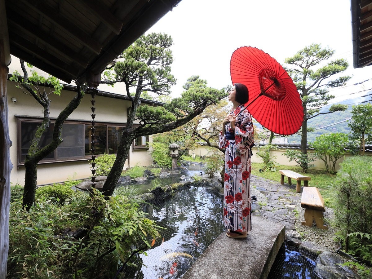 季節を感じる日本庭園(ゆがわら風雅)
