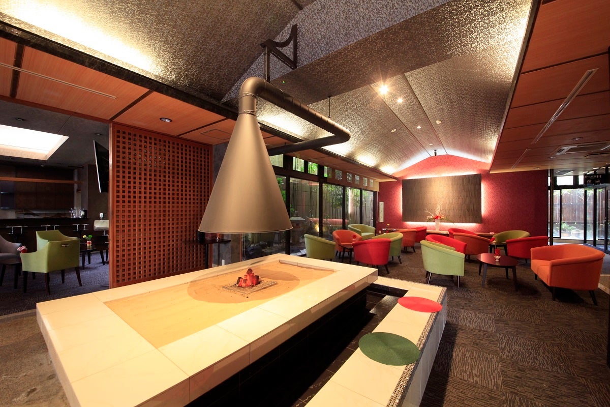 足湯も愉しめる囲炉裏