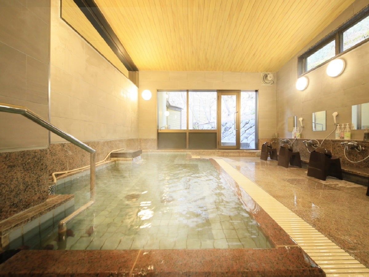 【鳴子風雅】源泉かけ流しの大浴場