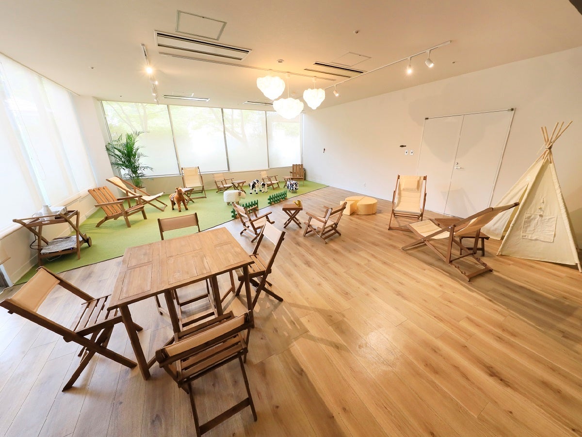 広々としたラウンジ