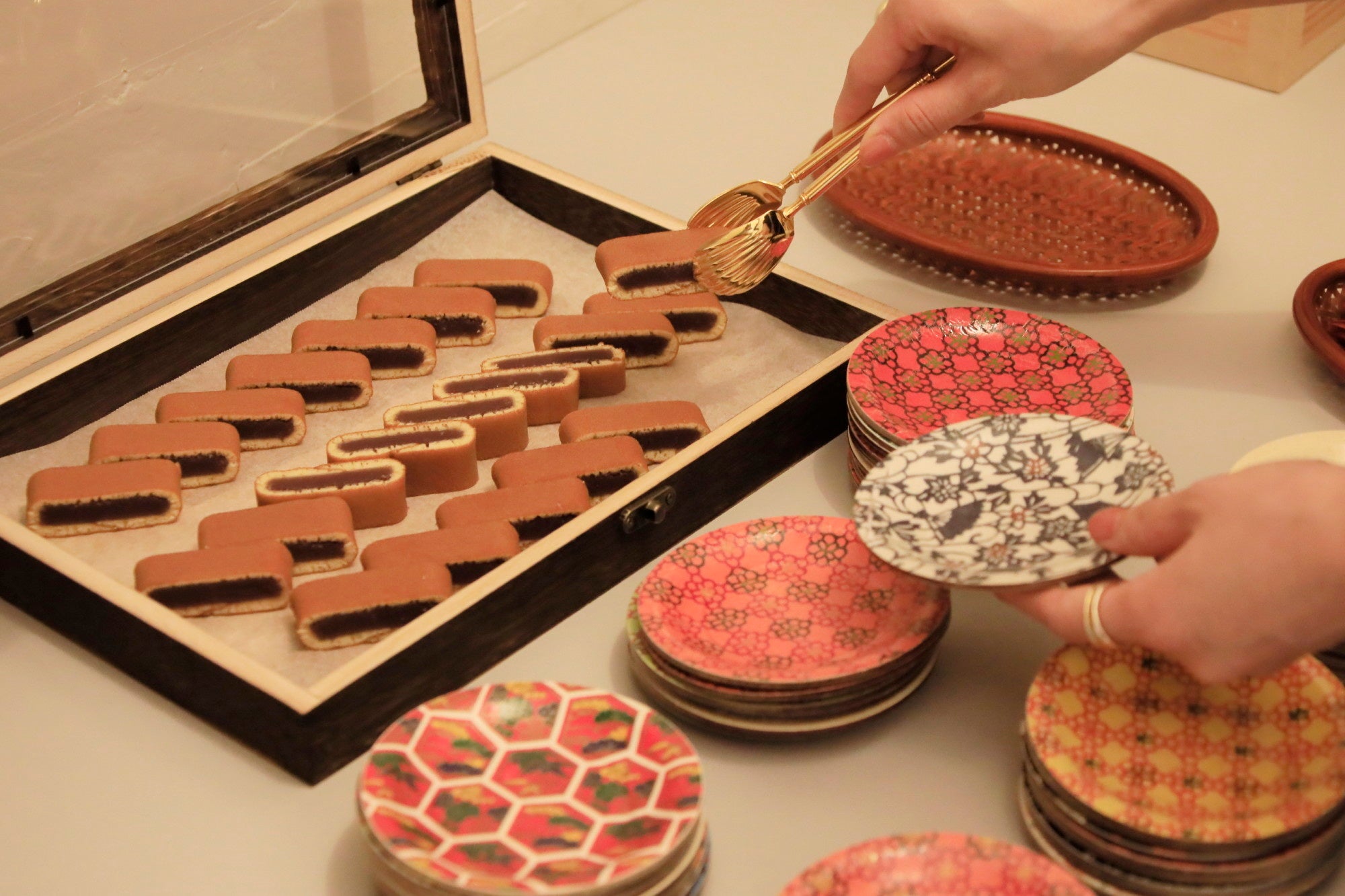 【ゆとりろ津和野】ウェルカムスイーツとして源氏巻をご用意