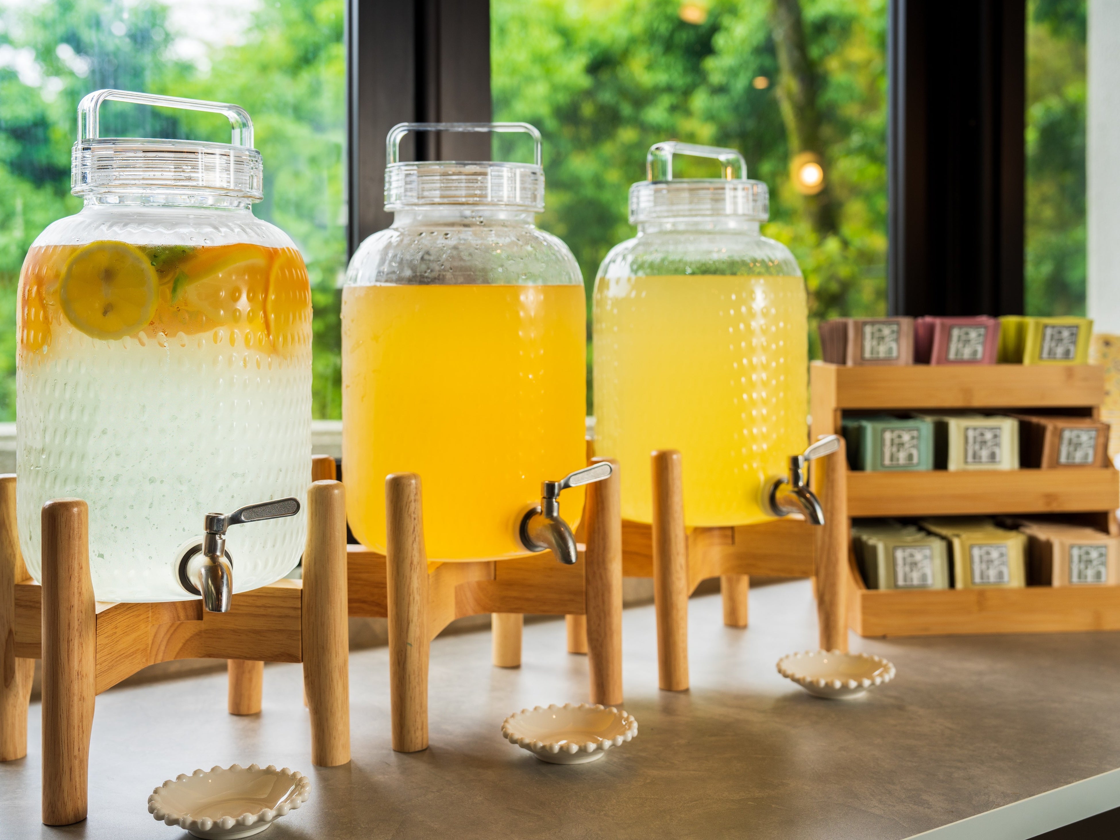 かぼすはちみつドリンクやデトックスウォーターも