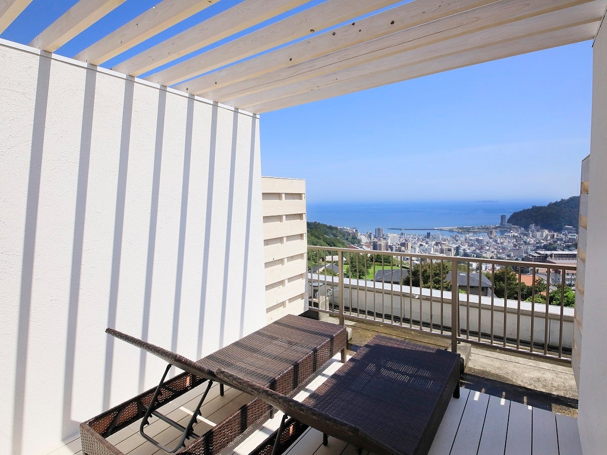 【熱海風雅】海と空に浮かぶテラス