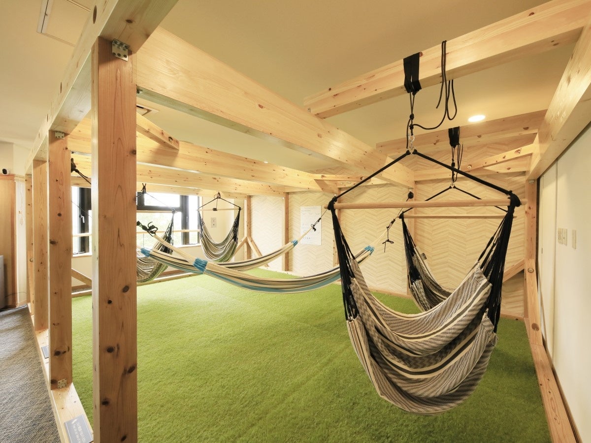 レイクビューラウンジにはハンモックがございます