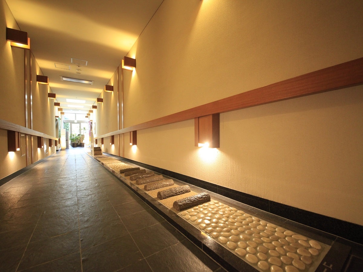 湯上りに足つぼ道で健康チェック