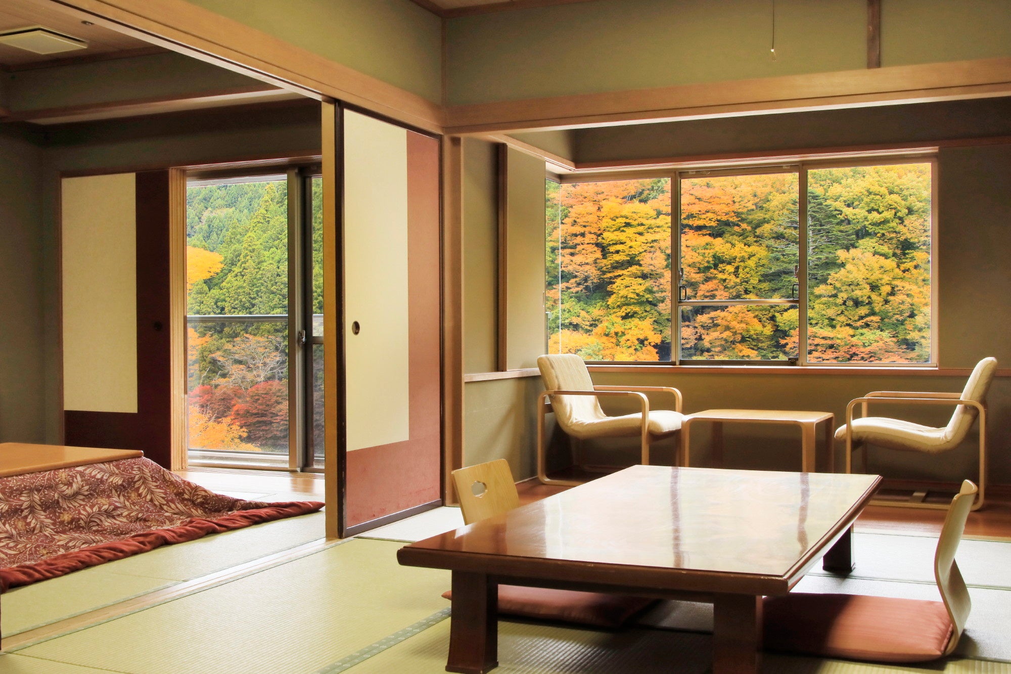 広々と過ごしやすい和室