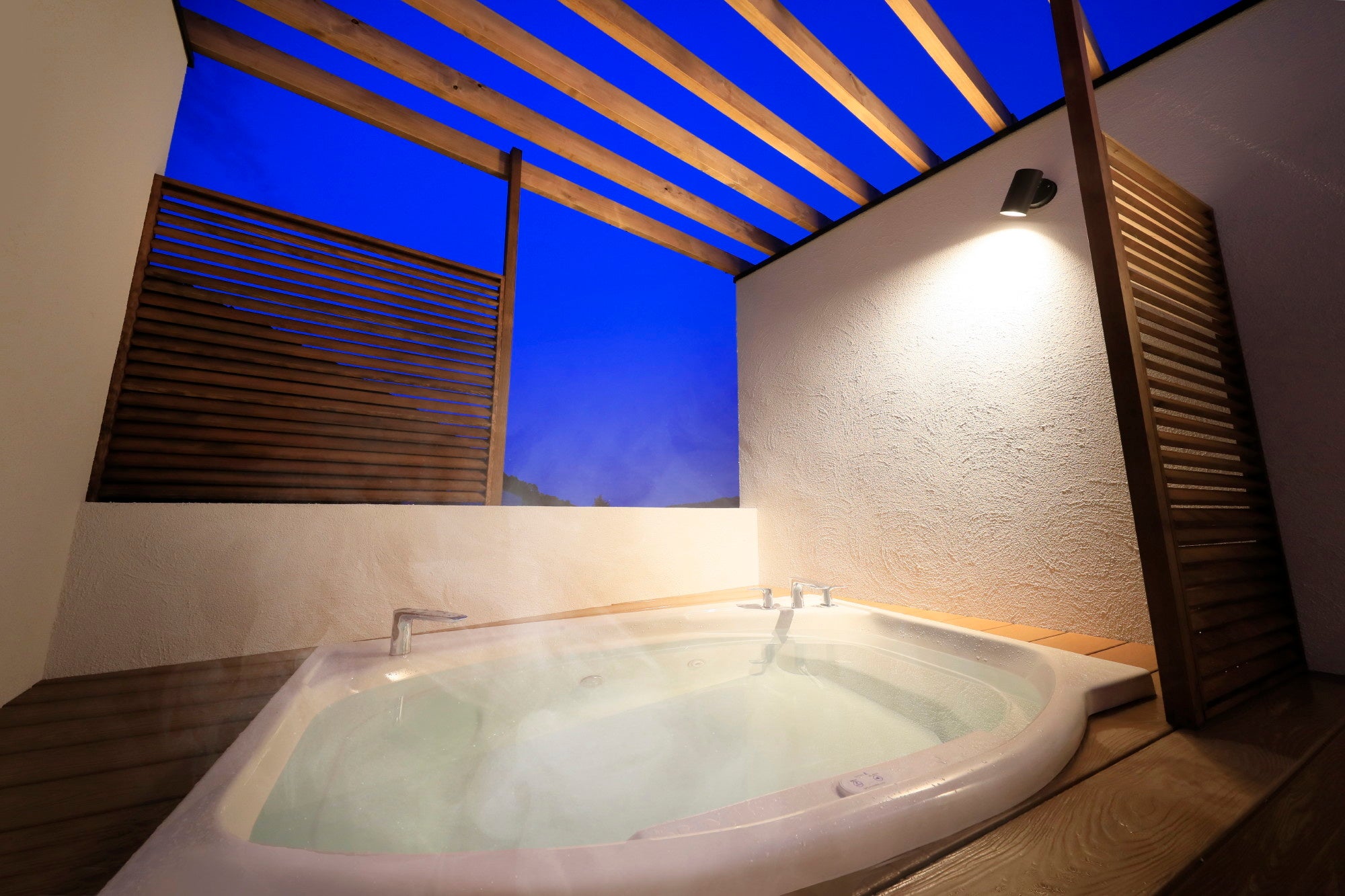 【ゆがわら風雅】屋上貸切露天ジャグジー