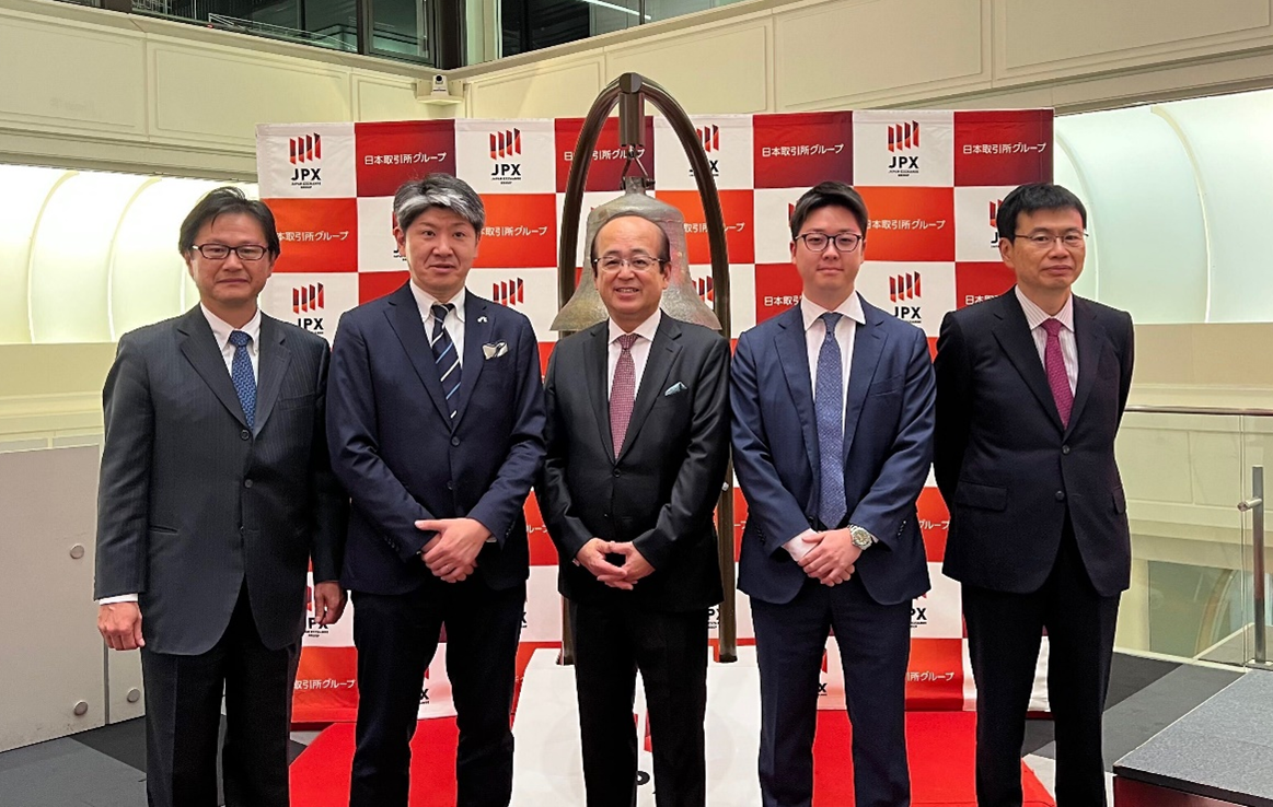 左からケイファーマ 取締役 中村氏、羽田未来総合研究所 齋藤氏、ケイファーマ 代表取締役 福島氏、ICMG Partners ファウンダー 舩橋元（当社）、ケイファーマ 取締役 岡野氏（東京証券取引所にて）