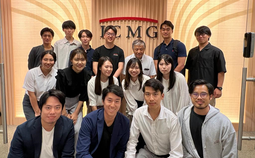 ICMG Ventures代表取締役 舩橋元（3列目左から4番目）、 早稲田大学政治経済学部 荒木一法准教授（3列目右から3番目）とゼミの学生及びICMGメンバー