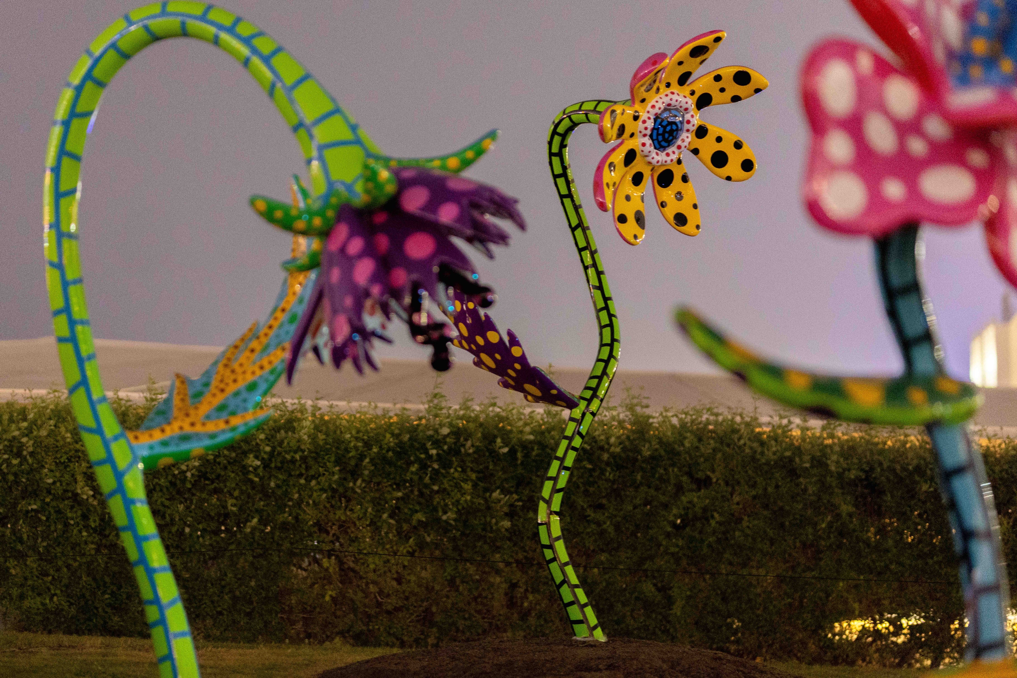 Yayoi Kusama, Flowers That Speak All about My Heart Given to the Sky, 2018