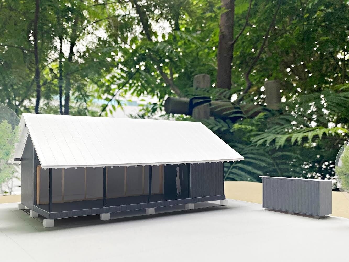 右に《【食の祭】のための納屋》 （設計：西沢立衛）