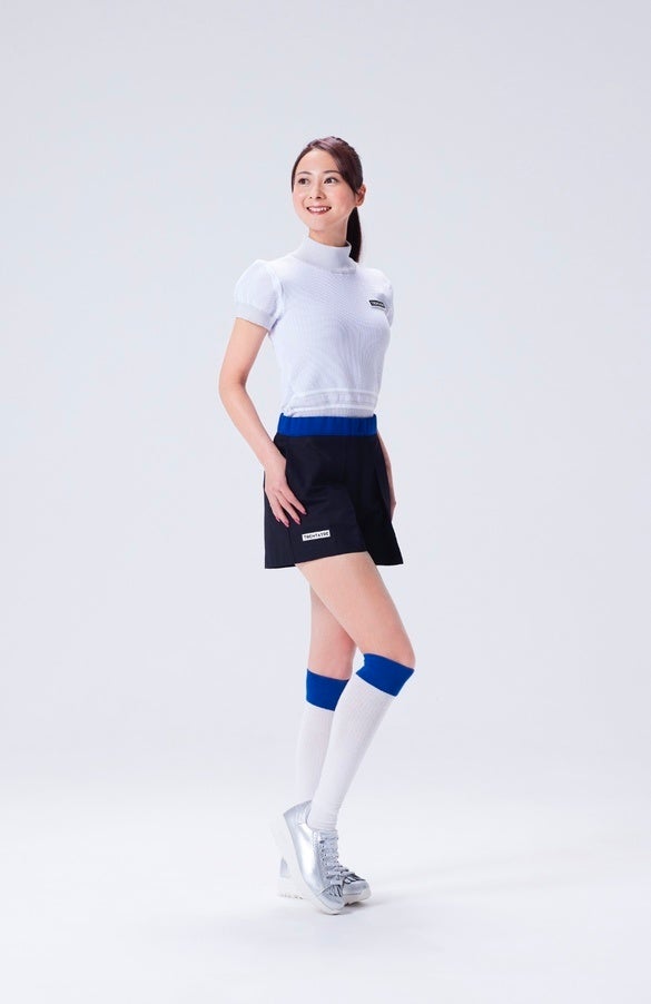 Bom white 18,000円　,Kate black 18,000円