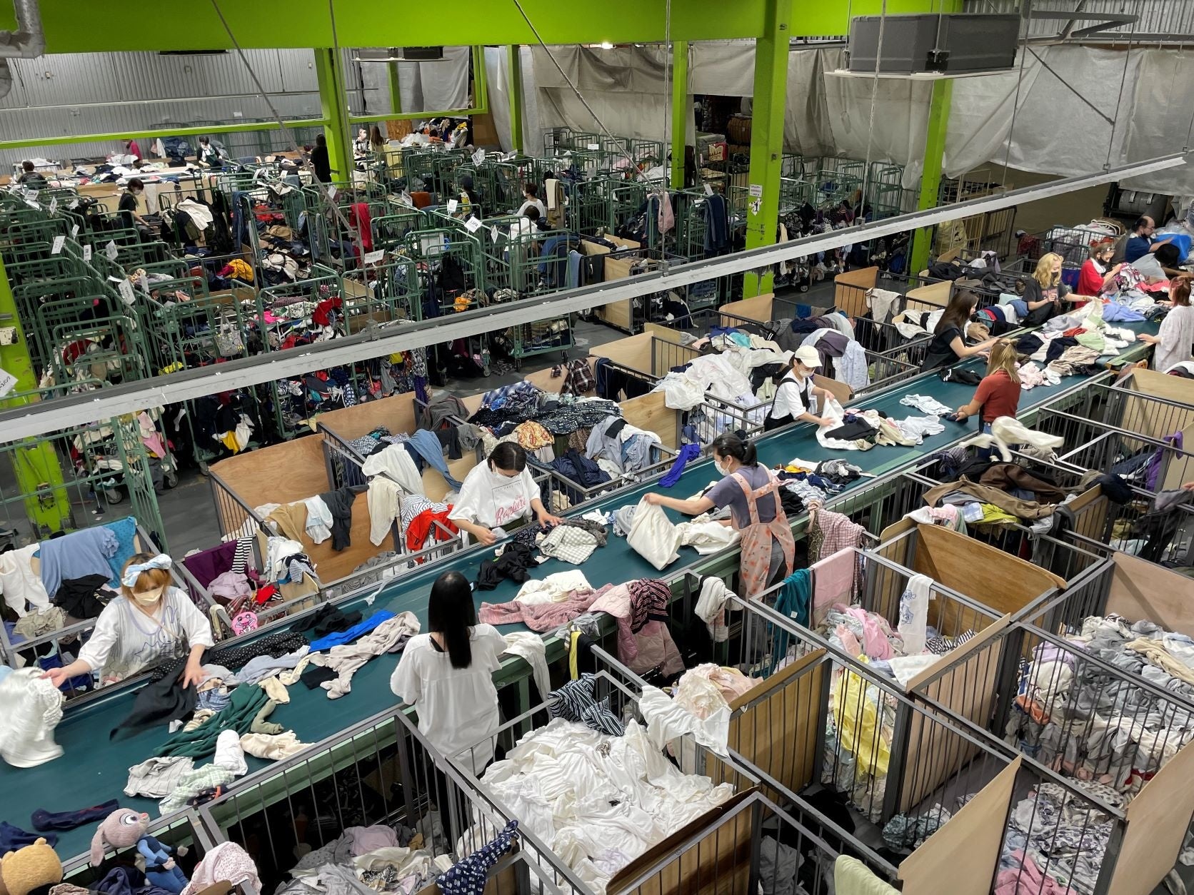 ファイバーシーディーエムのりんくう工場の内観