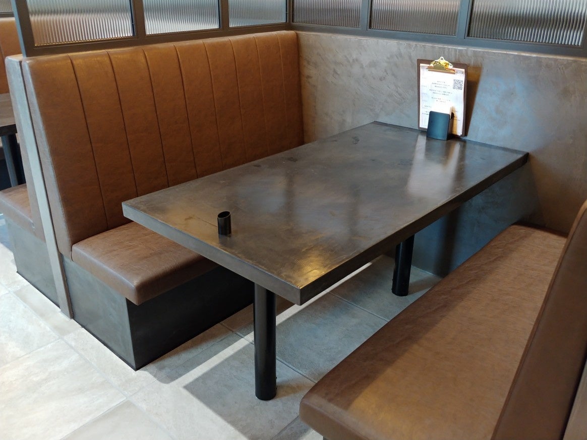 ボックス席４名