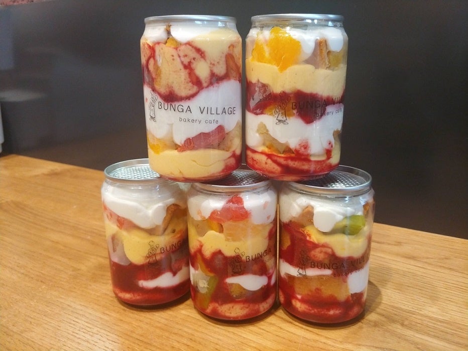 季節のフルーツがたっぷり詰まった缶パフェ