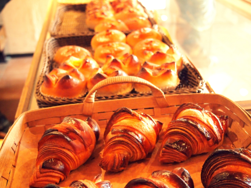 SNSで話題のベーカリーやカフェも!夏には新しいお店がさらにオープンします。